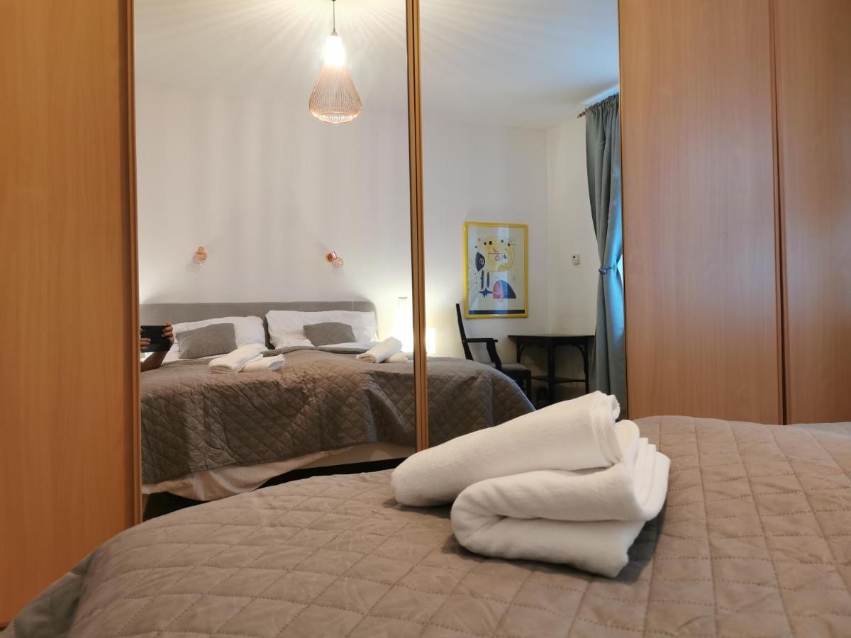 Cozyhome The Castle Apartment - Spacious, Quiet, High Ceiling Pressburg Exterior foto